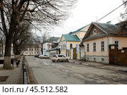 Панорама бульвара Радищева в центре города Тверь. Пасмурный весенний день. (2022 год). Редакционное фото, фотограф Александр Кузнецов / Фотобанк Лори