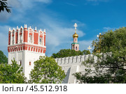 Стены и башни Новодевичьего монастыря, Москва (2024 год). Стоковое фото, фотограф Лариса Гордеева / Фотобанк Лори
