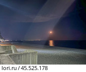 The moon over the sea and the moon path - The Black Sea embankment of Kobuleti. Стоковое фото, фотограф IRYNA ZAKHARANKA / Фотобанк Лори