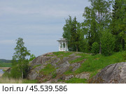 Беседка в парке Ваккосалми, Сортавала, Карелия (2019 год). Стоковое фото, фотограф Алексей Иванов / Фотобанк Лори