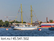 Парусник Юный балтиец Санкт-Петербург (2024 год). Редакционное фото, фотограф Юрий Шурчков / Фотобанк Лори