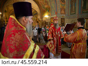 31.08.2023, Москва. Храм святых мучеников Флора и Лавра на Зацепе. Архиерейское Богослужение в честь Престольного праздника святых мучеников Флора и Лавра. Епископ Павлово-Посадский, викарий Святейшего Патриарха Московского и всея Руси Силуан. Редакционное фото, фотограф Дмитрий Киселёв / Фотобанк Лори