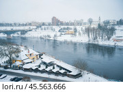 Вид на Нёман со смотровой площадки в новом замке Гродно, Беларусь. Стоковое фото, фотограф Александр Салук / Фотобанк Лори