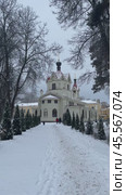 Санкт-Петербург, Россия - 26.11.2023. Церковь Спиридона Тримифунтского в Ломоносове зимой. Стоковое видео, видеограф Ekaterina Barashkova / Фотобанк Лори