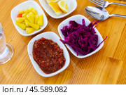 Different Turkish refreshments served on small plates. Стоковое фото, фотограф Яков Филимонов / Фотобанк Лори