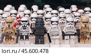 RUSSIA, May 16, 2018. Constructor Lego Star Wars. Mini-figures of soldiers of storm troopers. Редакционное фото, фотограф Андрей Аркуша / Фотобанк Лори