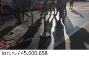 Закладка звезды Шрека на Аллее Славы, Лос Анджелес, США. Crowd walks near Shrek star on Walk of Fame in Los Angeles, crew installing an iconic site (2019 год). Редакционное видео, видеограф Людмила Лесовая / Фотобанк Лори