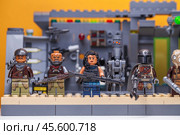 RUSSIA, SAMARA, FEBRUARY 15, 2020 - Lego Team of Famous Bounty Hunters Star Wars Characters. Редакционное фото, фотограф Андрей Аркуша / Фотобанк Лори