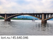 Коммунальный мост. Река Енисей. Город Красноярск (2024 год). Стоковое фото, фотограф Александр Тараканов / Фотобанк Лори
