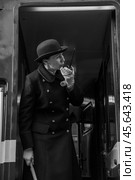 Проводник в ретро поезде Рускеальский экспресс. Редакционное фото, фотограф Анастасия Жукова / Фотобанк Лори