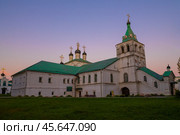 Старинная Успенская церковь в сентябрьские сумерки. Александровская слобода. Александров, Владимирская область. Стоковое фото, фотограф Виктор Карасев / Фотобанк Лори