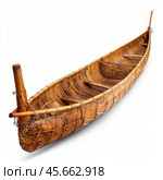 Traditional native american canoe isolated on white background. Стоковое AI-изображение, AI-художник Иван Рябоконь / Фотобанк Лори