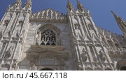 Duomo di Milano gothic cathedral church, Milan (2017 год). Стоковое видео, видеограф Михаил Коханчиков / Фотобанк Лори
