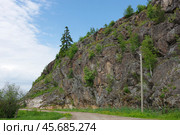Обрывистый склон горы Кухавуори, город Сортавала, Карелия (2019 год). Стоковое фото, фотограф Алексей Иванов / Фотобанк Лори