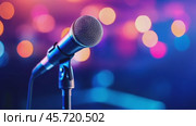 Microphone on the stage in concert hall or conference room. Close-up of a microphone in focus with a blurred pink purple bokeh background. Public speaking and live events concept. Neon light. Audience. Стоковое AI-видео, аниматор Марина Демидюк / Фотобанк Лори