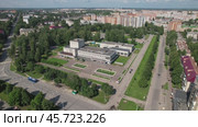 Йошкар-Ола - Дворец культуры имени Ленина - съемка с дрона в 2022 году. Стоковое видео, видеограф Владислав Самошкин / Фотобанк Лори