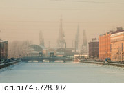 Зимний Санкт-Петербург. Река Фонтанка. Старо-Калинкин мост (2010 год). Стоковое фото, фотограф Александр Алексеев / Фотобанк Лори