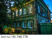 Дом И.И. Зуева на улице Володарского в Богородске (2024 год). Редакционное фото, фотограф Илья Старков / Фотобанк Лори