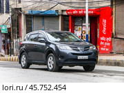 Toyota RAV4 (2024 год). Редакционное фото, фотограф Art Konovalov / Фотобанк Лори