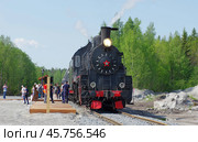 Паровоз Эр766-41, остановочный пункт Горный парк "Рускеала", станция Маткаселькя, Карелия (2019 год). Редакционное фото, фотограф Алексей Иванов / Фотобанк Лори