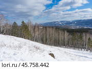 Winter landscape. Neighborhood of city and nature. Blue sky low white clouds (2020 год). Стоковое фото, фотограф Екатерина Якименко / Фотобанк Лори