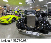 Автомобильная выставка с ретро и спортивными моделями Сочм. Редакционное фото, фотограф Анна Шейко / Фотобанк Лори