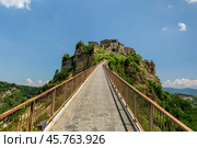 Мост в Civita di Bagnoregio (2015 год). Стоковое фото, фотограф Довбыш Владислав Викторович / Фотобанк Лори