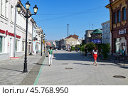 Пешеходная улица Урицкого. Город  Иркутск (2024 год). Редакционное фото, фотограф Александр Тараканов / Фотобанк Лори