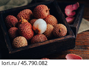 Delicious Fruits of Lychee. Стоковое фото, фотограф Всеволод Белоусов / Фотобанк Лори