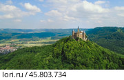 Hohenzollern Castle, Germany. Aerial FPV drone flights. (2018 год). Стоковое видео, видеограф Андрей Армягов / Фотобанк Лори