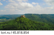 Hohenzollern Castle, Germany. Aerial FPV drone flights. (2018 год). Стоковое видео, видеограф Андрей Армягов / Фотобанк Лори