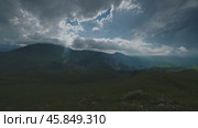 Mountain landscape with sun rays. Стоковое видео, видеограф Михаил Коханчиков / Фотобанк Лори