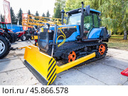Agromash 90TG crawler (2022 год). Редакционное фото, фотограф FotograFF / Фотобанк Лори
