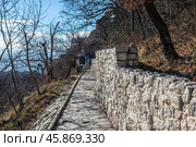 Дорожка к гроту Лермонтова. Пятигорск, Ставропольский край. Стоковое фото, фотограф Сергей Афанасьев / Фотобанк Лори