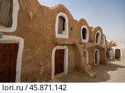 Dwellings in village of Berbers. Gsar of Hadada, Tatahouine. (2024 год). Редакционное фото, фотограф Яков Филимонов / Фотобанк Лори