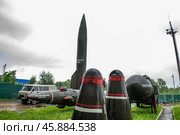 Ядерные боеголовки ракет стратегического назначения в музее 52-ой ракетной дивизии РВСН в ЗАТО Звездный. Пермь-76. Стоковое фото, фотограф Sergey Rusanov / Фотобанк Лори