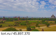 Panorama landscape with Temples in Bagan (2016 год). Стоковое видео, видеограф Михаил Коханчиков / Фотобанк Лори