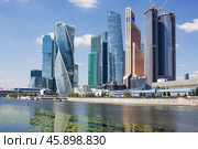 Московский международный деловой центр "Москва-Сити", вид с реки Москвы (2022 год). Редакционное фото, фотограф Солодовникова Елена / Фотобанк Лори