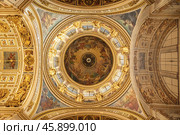 Интерьер Исаакиевского собора. Санкт-Петербург, Россия (2021 год). Редакционное фото, фотограф Назар Дармодехин / Фотобанк Лори