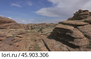 Rock formations and stacked stones in Mongolia. Стоковое видео, видеограф Михаил Коханчиков / Фотобанк Лори