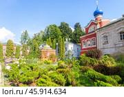 Pskovo-Pechersky Dormition Monastery is Russian Orthodox monastery (2024 год). Редакционное фото, фотограф FotograFF / Фотобанк Лори