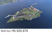 Aerial around view on fortress Oreshek in Russia (2018 год). Стоковое видео, видеограф Михаил Коханчиков / Фотобанк Лори