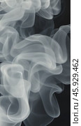 White smoke gracefully billowing on black background. Стоковое AI-видео, аниматор Юрий Поздников / Фотобанк Лори