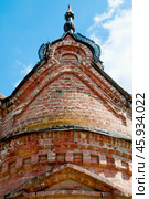 Угловая башня старинной городской усадьбы  в Астрахани (2015 год). Стоковое фото, фотограф Павел Просянов / Фотобанк Лори