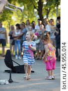 Танцующие дети (2013 год). Редакционное фото, фотограф Владислав Миронов / Фотобанк Лори