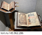 "Часовник" и "Псалтырь Слободская", 1577, печатный мастер Андроник Тимофеев Невежа. Экспозиция "На печатном дворе", Александровская слобода. Россия, город Александров, Владимирская область. Редакционное фото, фотограф Щеголева Ольга / Фотобанк Лори