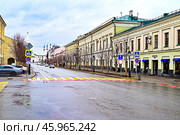 Город Казань. Улица Кремлёвская (2024 год). Редакционное фото, фотограф Александр Тараканов / Фотобанк Лори