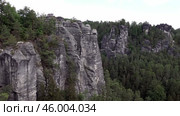 Горы Саксонской  Швейцарии. Вид с моста Бастай. Германия. Лето. Mountains of Saxon Switzerland. View from the Bastei Bridge. Germany. Summer. Редакционное видео, видеограф Горшков Александр / Фотобанк Лори