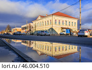 Дом Зотова, улица Большая Советская, Козельск, Калужская область. Редакционное фото, фотограф Baturina Yuliya / Фотобанк Лори