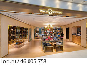 Tory Burch boutique, Bankok airport (2015 год). Редакционное фото, фотограф Александр Подшивалов / Фотобанк Лори